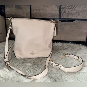 𝙰𝚞𝚗𝚝𝚑𝚎𝚗𝚝𝚒𝚌 𝙲𝚛𝚘𝚜𝚜𝚋𝚘𝚍𝚢 𝙲𝚘𝚊𝚌𝚑 𝙿𝚞𝚛𝚜𝚎